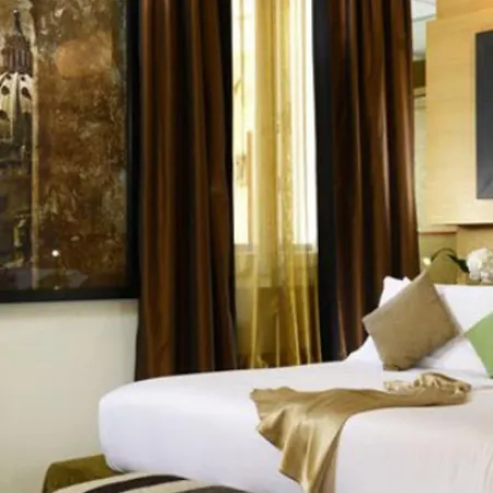 Babuino 181 - Small Luxury Of The World מלון 4*