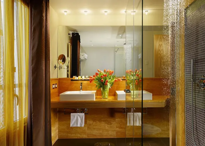 מלון Babuino 181 - Small Luxury Of The World 4*